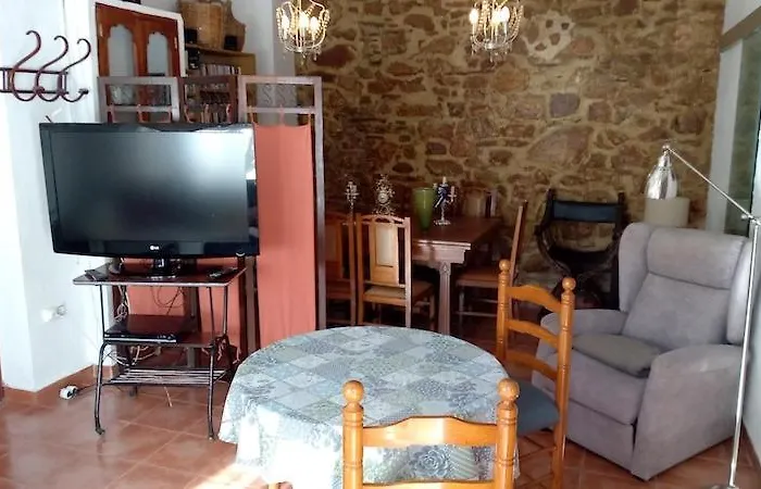 Ca'ls Avis منزل ريفي